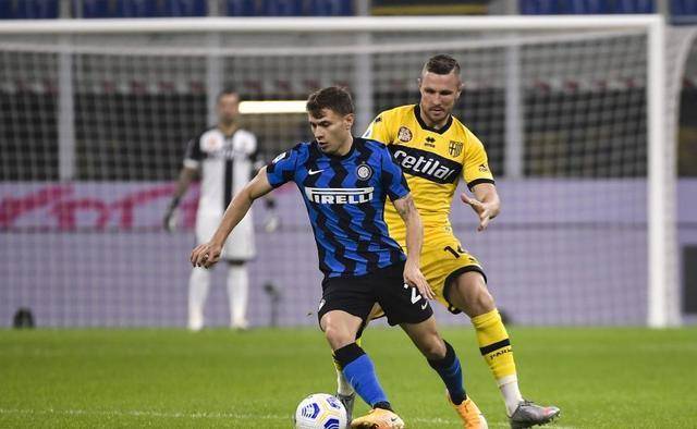  佛罗伦萨客场逼平国米，紫百合防守固若金汤  