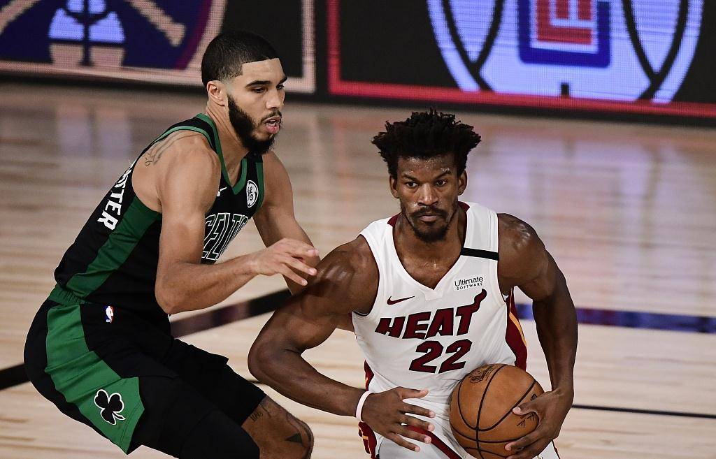  巴特勒关键球命中热火力克黄蜂夺胜