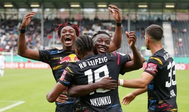  莱比锡红牛火力全开，德甲新贵展现统治力